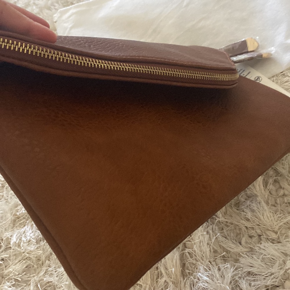 Gorgeous Versatile Clutch in Stunning Cognac - NWT - Picture 8 of 9